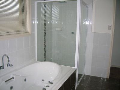 5 April Villa, Mount Gambier