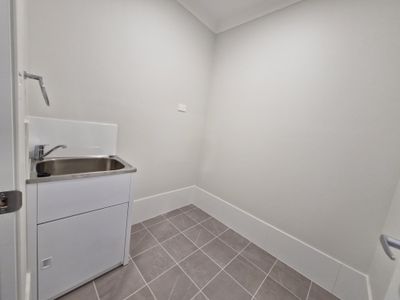 1/94 Settlers Boulevard, Chisholm