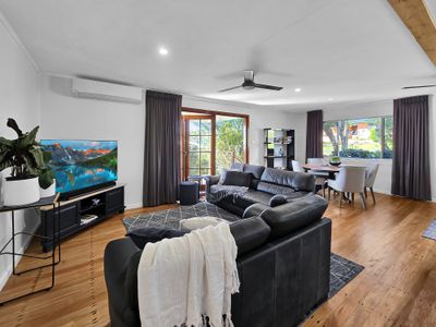 11 Phillips Avenue , Atherton