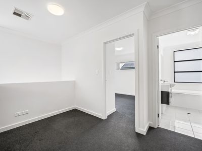 129 East Street, Brompton