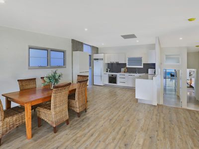 96 Duporth Avenue, Maroochydore