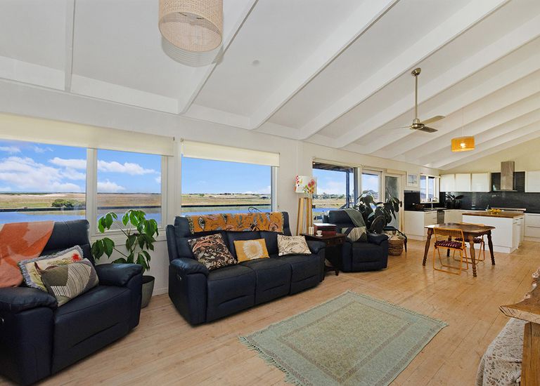 8095 Princes Highway, Narrawong