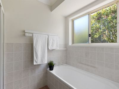 36 Golden Wattle Drive, Ulladulla