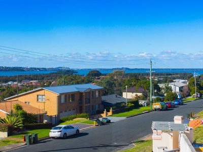 27 Tait Avenue, Kanahooka