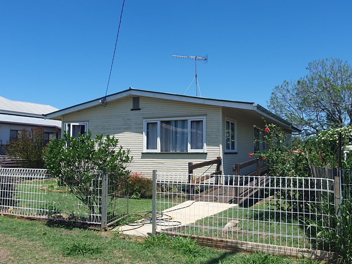 6 Douglas Street, Yarraman Main Street Realty