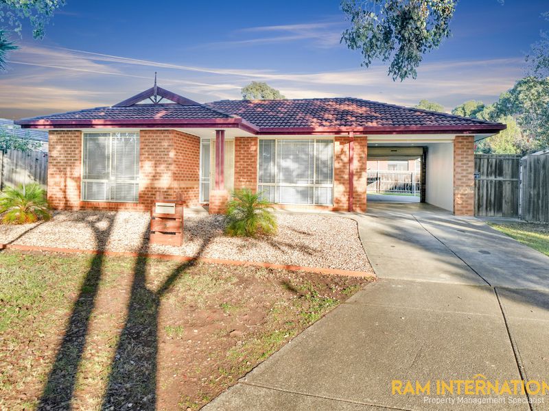 2 Wattle Grove, Point Cook