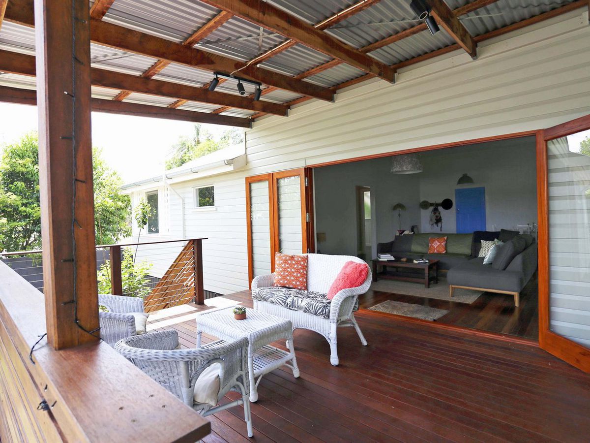 9 Downing Street, Malanda