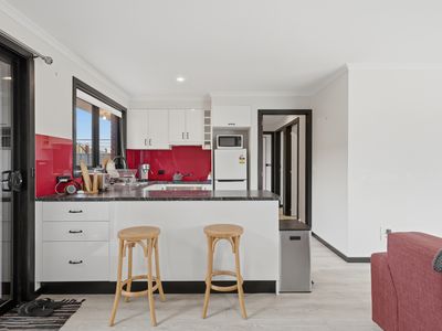 2 / 25 Walkers Avenue, Newnham