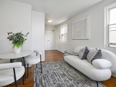 2 / 64 Alexander Street, Alexandria