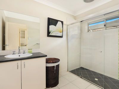 4 Maddock Avenue, Mooloolah Valley