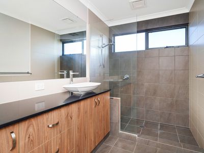13 Denmark Loop, South Guildford