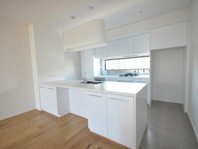 76 Central Park Walk, Cheltenham