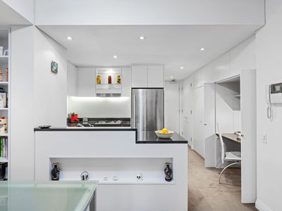 c401 / 24 Point Street, Pyrmont