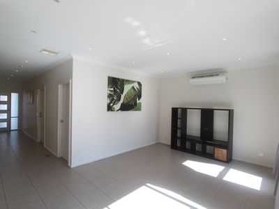 1 / 27 Fairland Avenue, Oakleigh East
