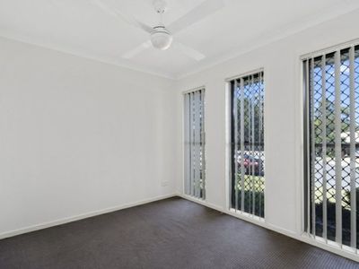 1 / 4 Coach Road West, Morayfield