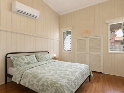 Room 5 / 188 Old Cleveland Road, Coorparoo