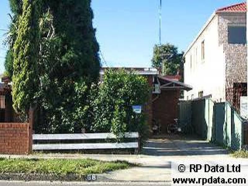 68 Moore, Campsie