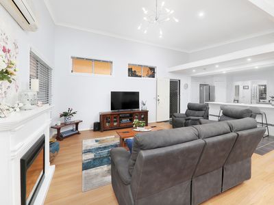 40 Thomson Avenue, Woodridge