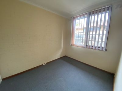 2 / 14 Manly Street, Werribee