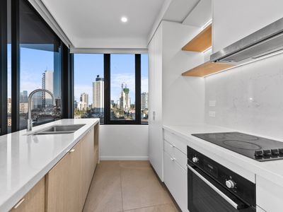 1007 / 15 Cannes Avenue, Surfers Paradise
