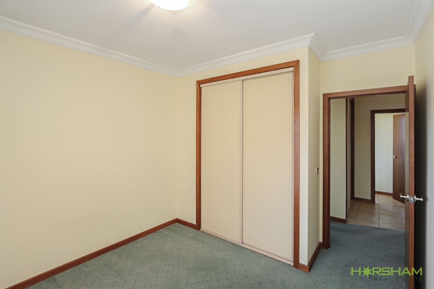 2 / 6 Carroll Street, Horsham