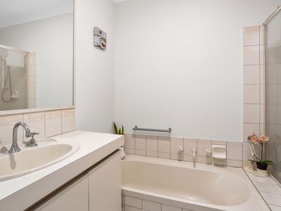 8 / 5-9 Wilkinson Gardens, Winthrop