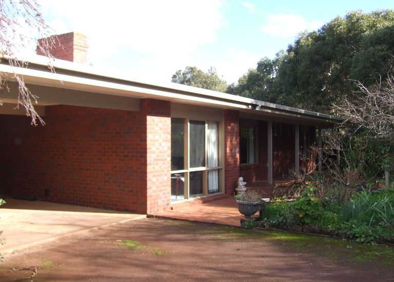 5 Denhill Court, Portland