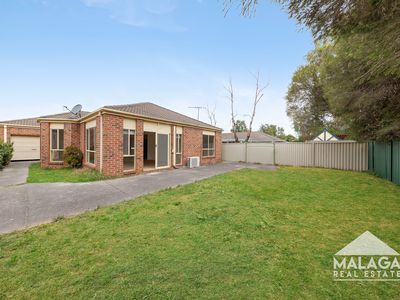 7 Loddon Place, Caroline Springs