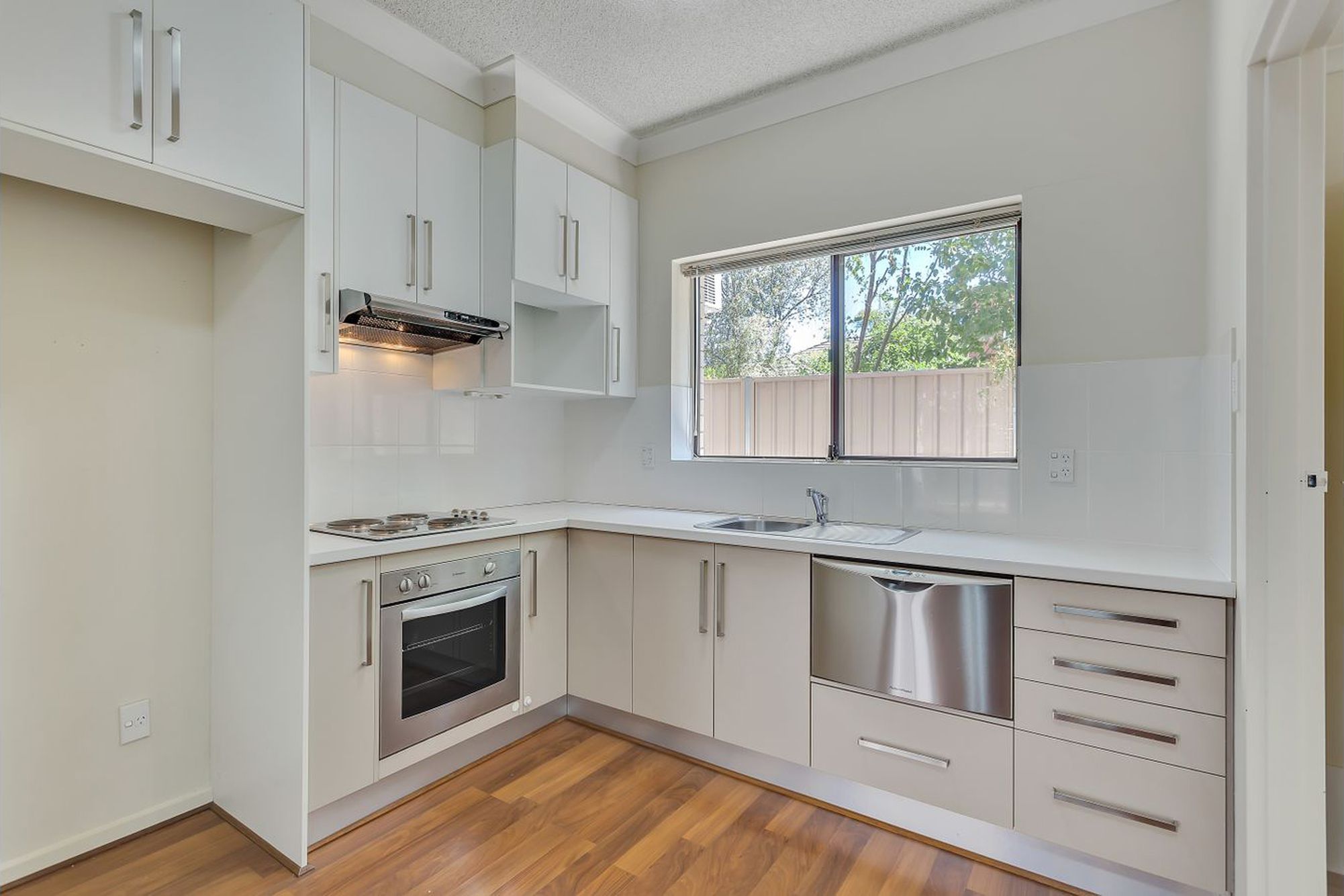 9 / 7-9 L'Estrange Street, Glenside