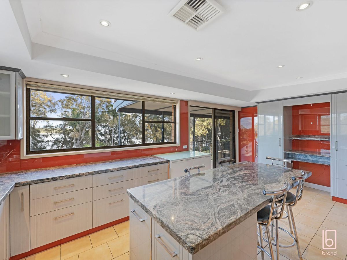 24 Diamond Head Drive, Budgewoi