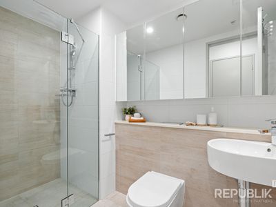 706 / 2 Como Crescent, Southport