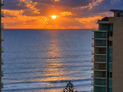 6B / 30 LAYCOCK STREET, Surfers Paradise