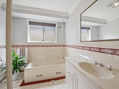 72 Welling Drive, Narellan Vale