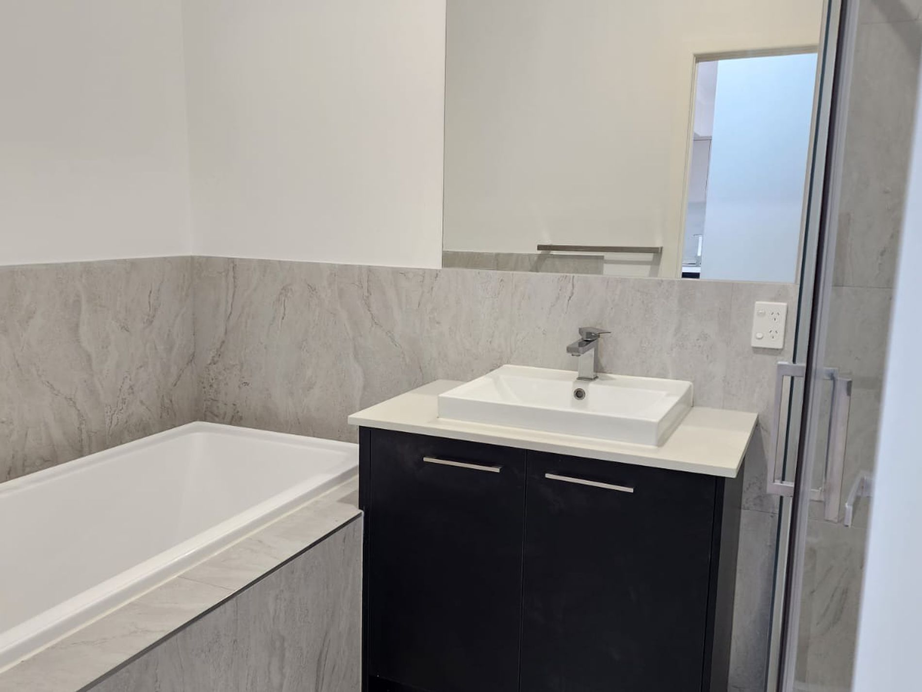 2 / 29 Cassowary Avenue, Werribee