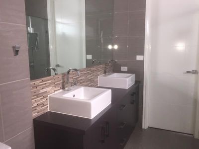 2 / 10 August Street, Werribee