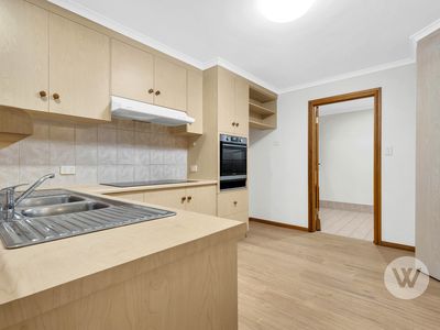 6 Timothy Court, Mitchell Park