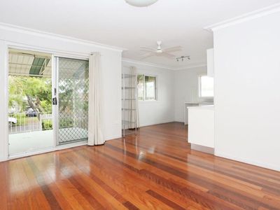 1 / 34 Livermore St, Redcliffe