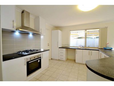 84 Towncentre Drive, Thornlie