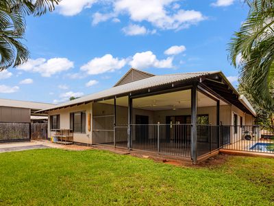 18 Honeyeater Loop, Djugun