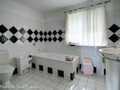 270 Hunchy Road, Hunchy