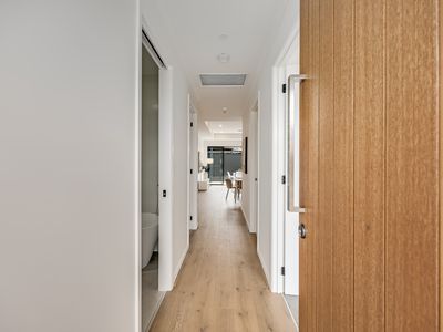 2a Auriel Way, Valley View