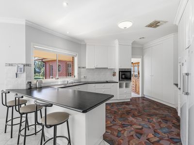 19 Huntingdale Place, Waldara