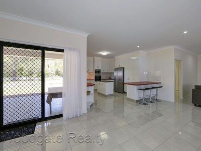 6 Driftwood Pl, Woodgate