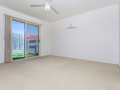 1/3 Lady Bowen Parade, Rothwell