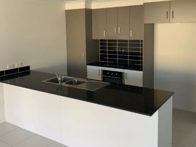 2 / 6 Meadow View Rd, Beaudesert