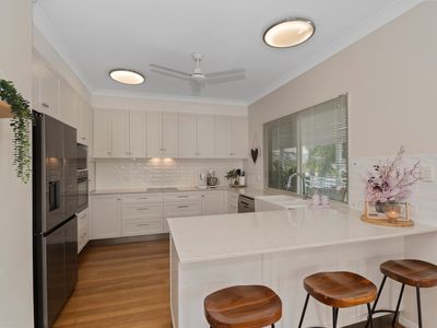 10 Kensington Court, Castle Hill