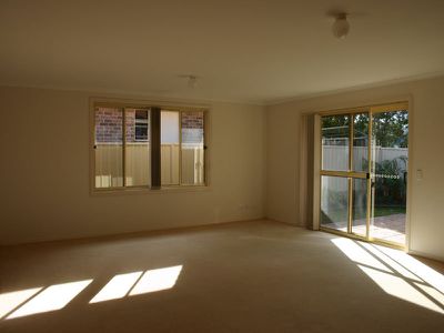 2 / 8 Cassina Close, Forster