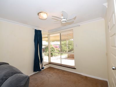 16 Burslem Drive, Thornlie