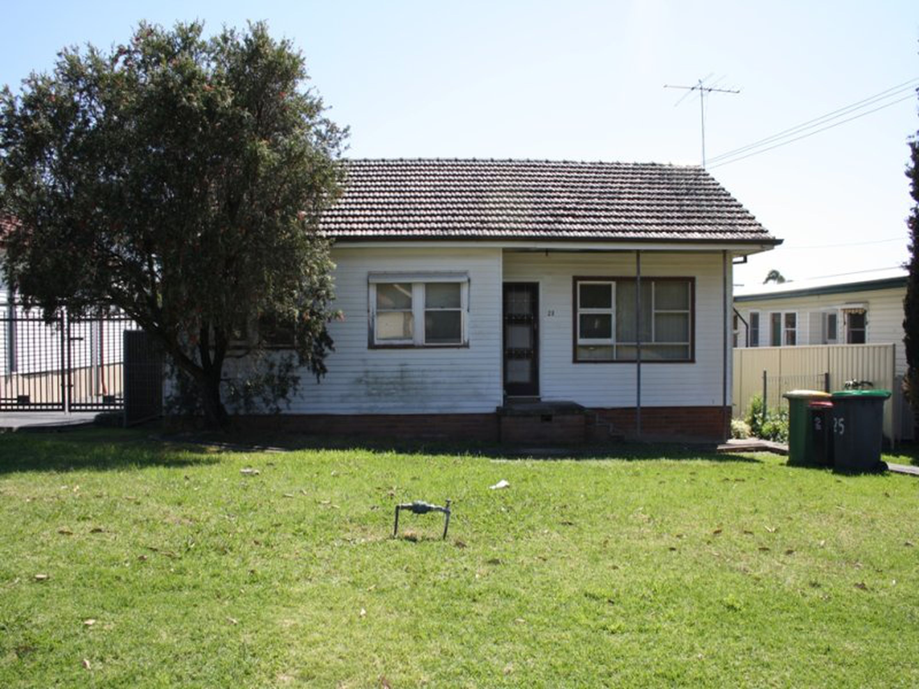 25 Anthony Crescent , KINGSWOOD