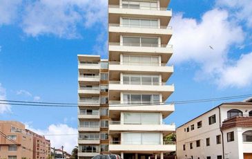 17 / 120 Beach St, Coogee